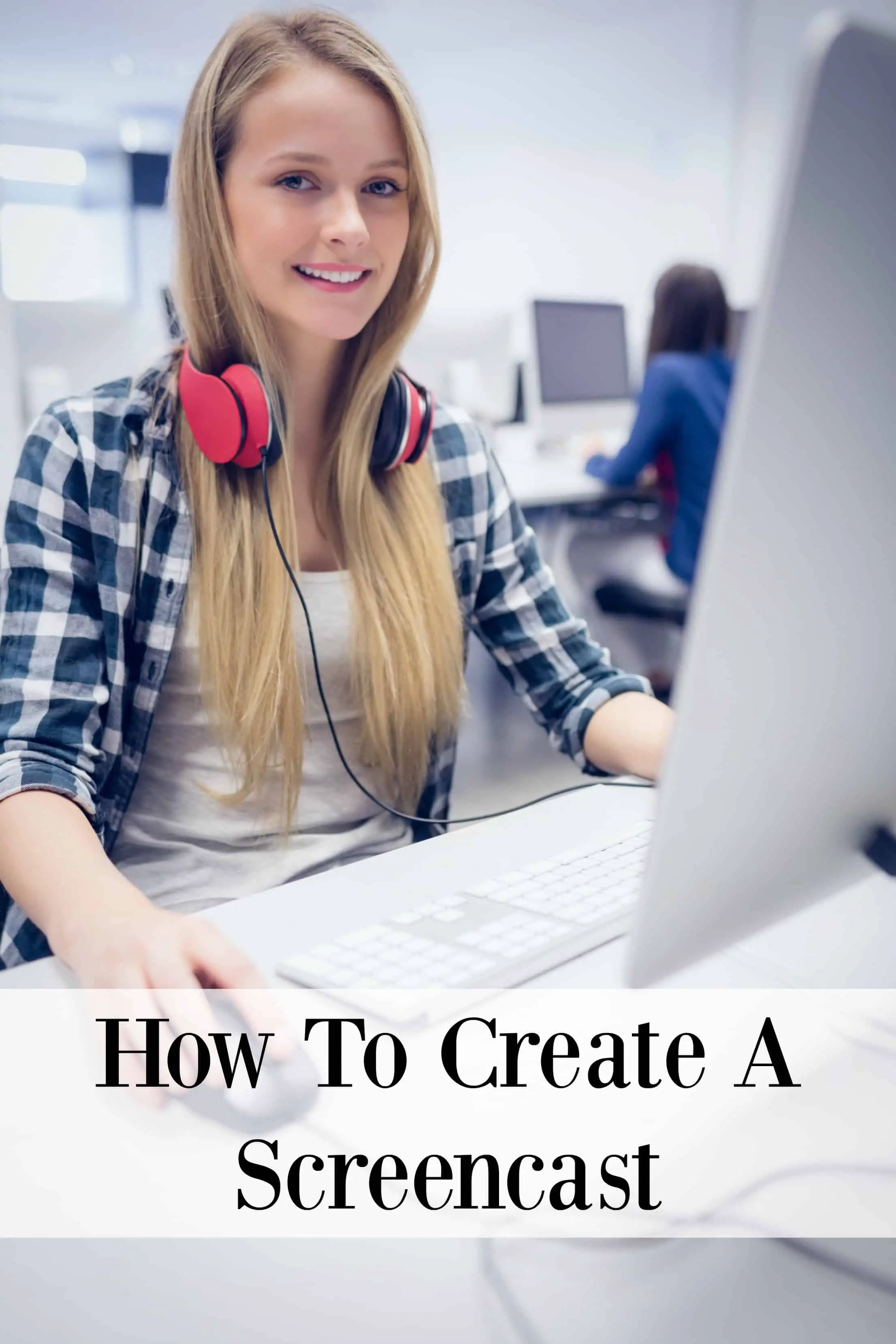 Learn how to create a screencast for your business or ecourse with this simple video tutorial and tips!
