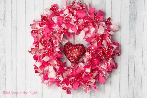 diy valentines pretty pink rag wreath